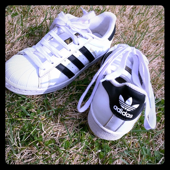 size 2 adidas superstar